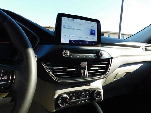 Used 2023 Ford Escape Active image 18