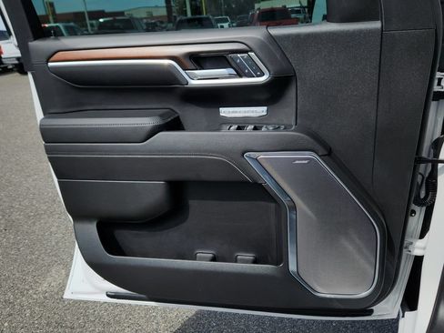 Used 2024 GMC Sierra 1500 Denali AWD/4WD image 12