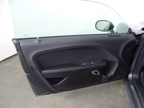 Used 2019 Dodge Challenger SXT image 10