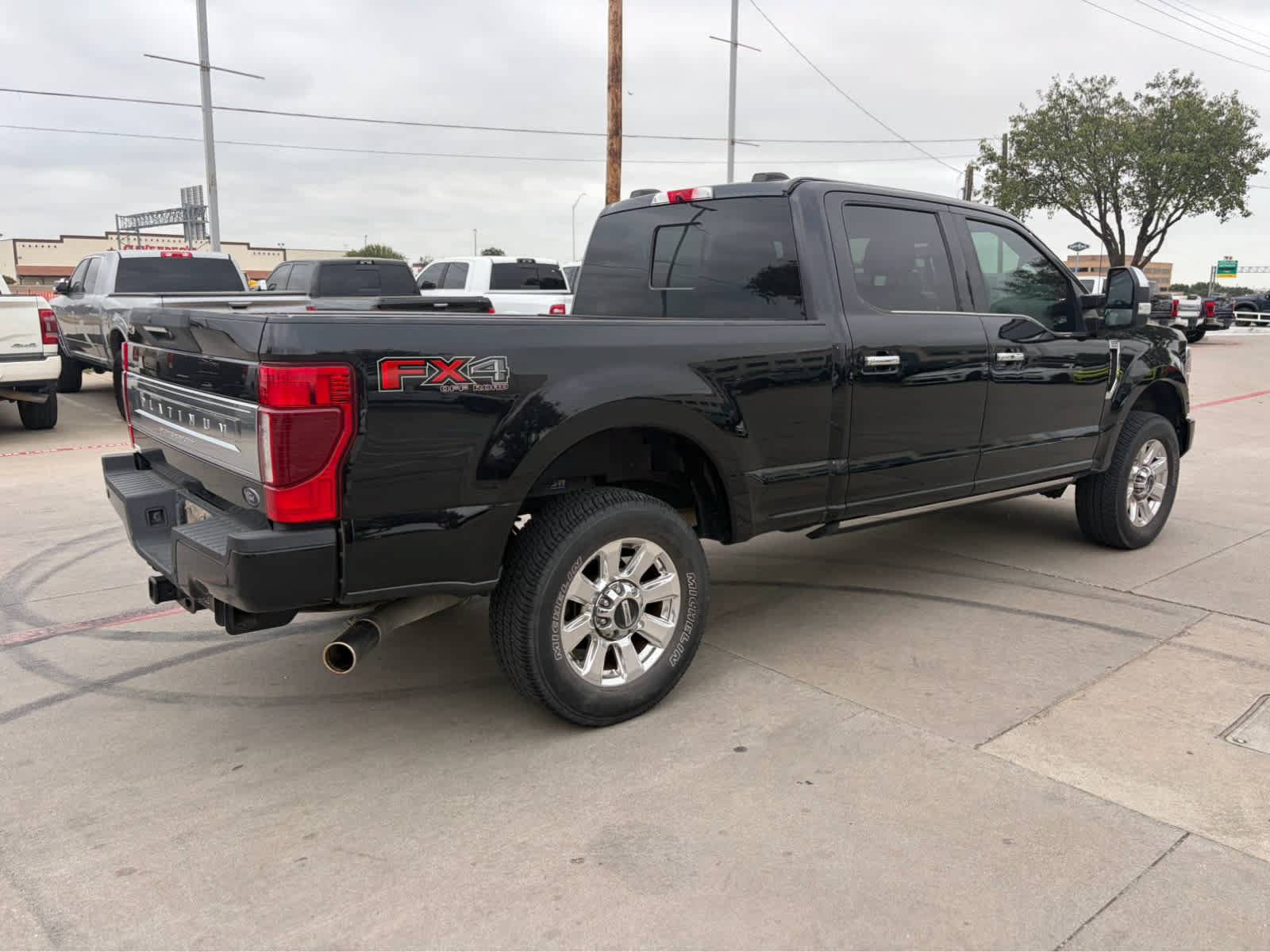 Used 2020 Ford F250 Platinum w/ FX4 Off-Road Package AWD/4WD image 3