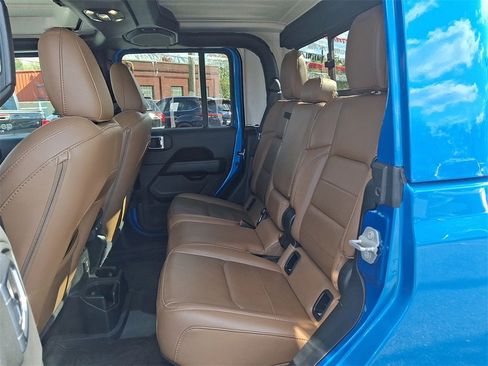 Used 2021 Jeep Gladiator Overland w/ LED Lighting Group image 10