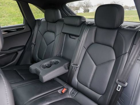 Certified 2026 Porsche Macan Turbo AWD/4WD image 46