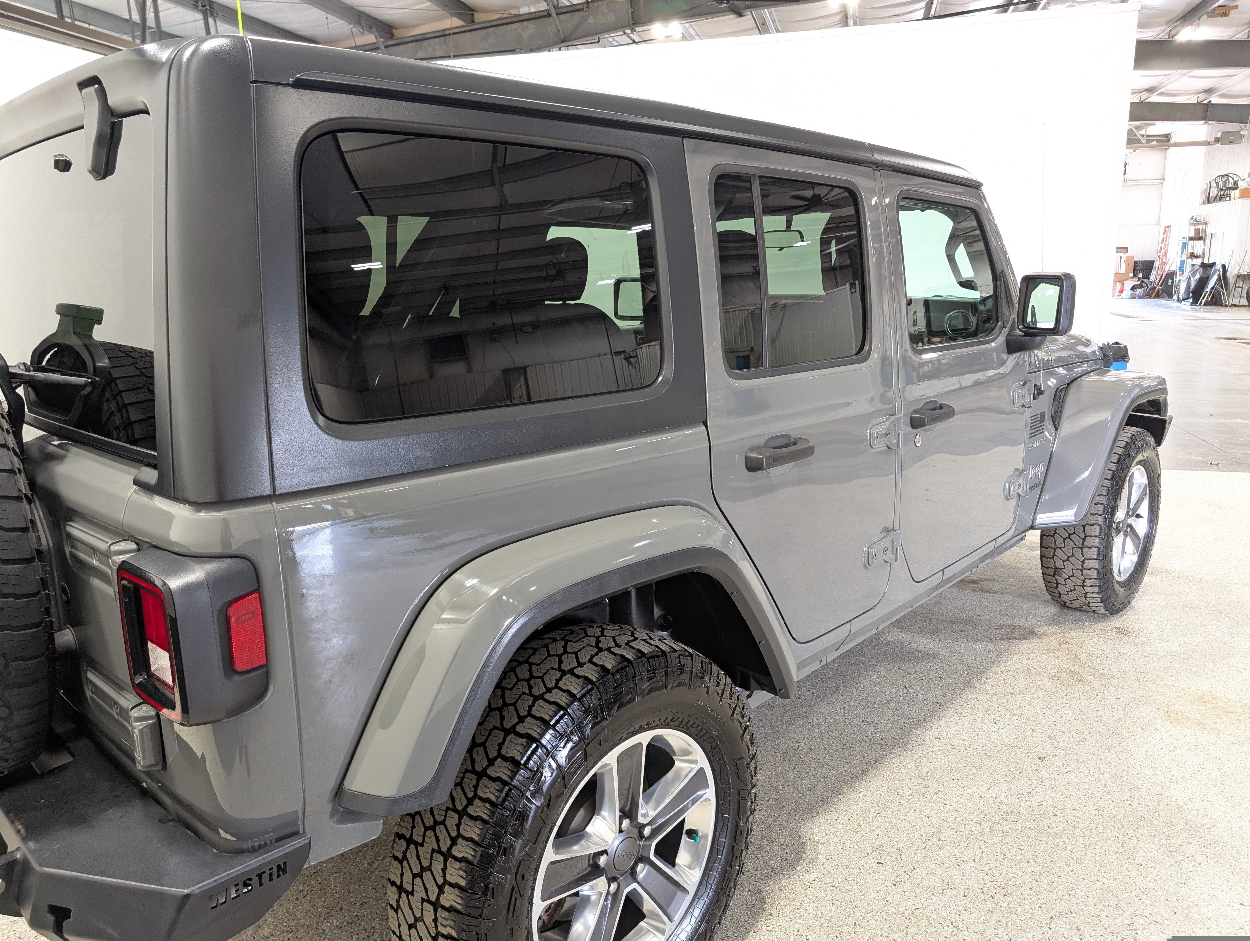 Used 2019 Jeep Wrangler Unlimited Sahara w/ Cold Weather Group AWD/4WD image 3