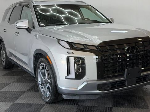 Used 2024 Hyundai Palisade Limited AWD/4WD image 3