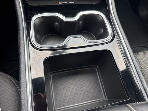 Certified 2025 Chevrolet Traverse LT w/ Sun and Wheel Package image 26