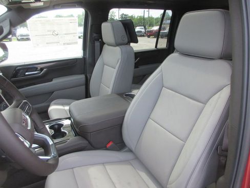 New 2026 GMC Yukon XL Elevation w/ Elevation Premium Package AWD/4WD image 11