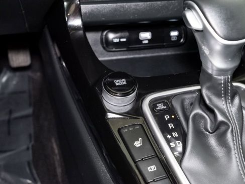 Certified 2025 Kia Seltos EX w/ EX Sunroof Package image 22