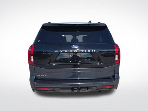 Used 2025 Ford Expedition Active RWD image 4