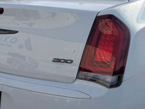 Used 2022 Chrysler 300 Touring w/ Sport Appearance Package image 4