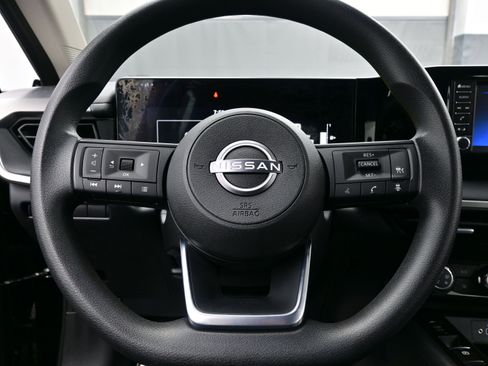 Used 2025 Nissan Kicks S image 22