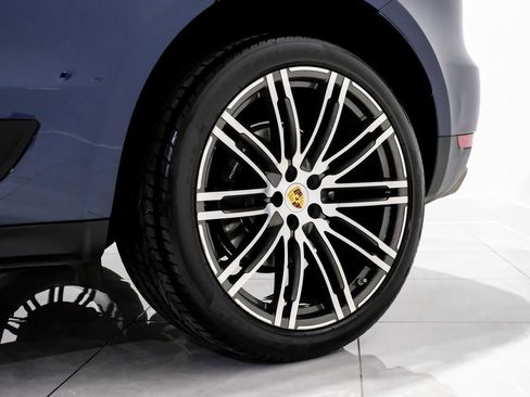 Used 2018 Porsche Macan image 55