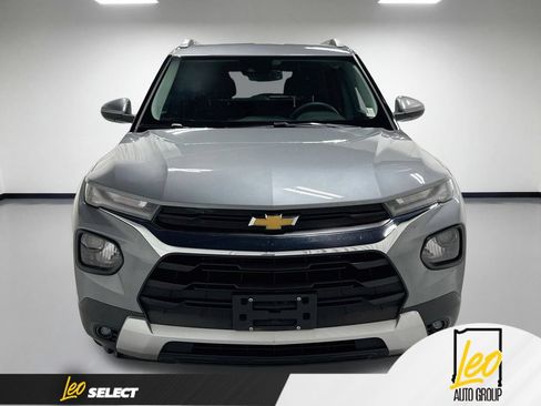 Used 2023 Chevrolet TrailBlazer LT w/ Convenience Package FWD image 2
