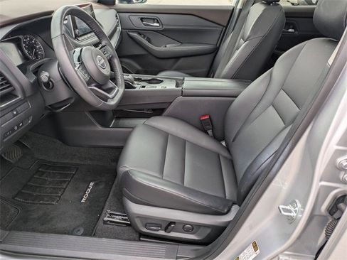 Used 2023 Nissan Rogue SV w/ SV Premium B Package image 14