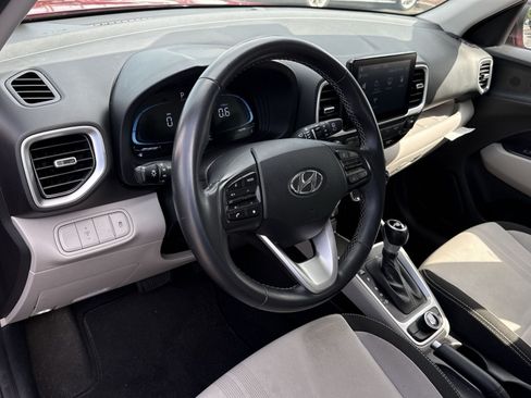 Certified 2024 Hyundai Venue SEL FWD image 14