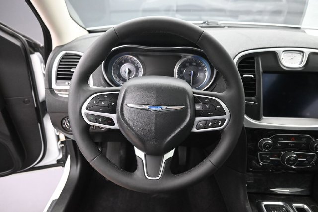 Used 2022 Chrysler 300 Touring L w/ Popular Equipment Group AWD/4WD image 24