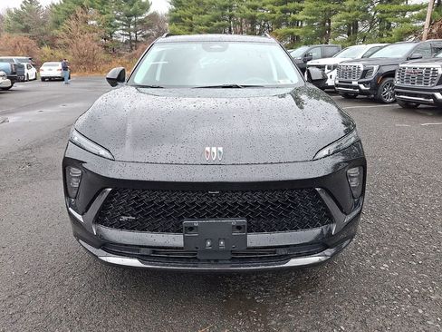 Certified 2025 Buick Envision Sport Touring image 2