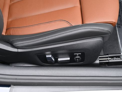 Used 2025 BMW M850i xDrive Coupe w/ M Sport Professional Package image 38