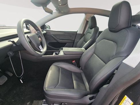 Used 2026 Tesla Model Y 2WD image 6
