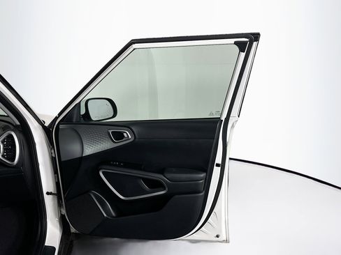 Used 2024 Kia Soul LX w/ Option Group 015 image 30