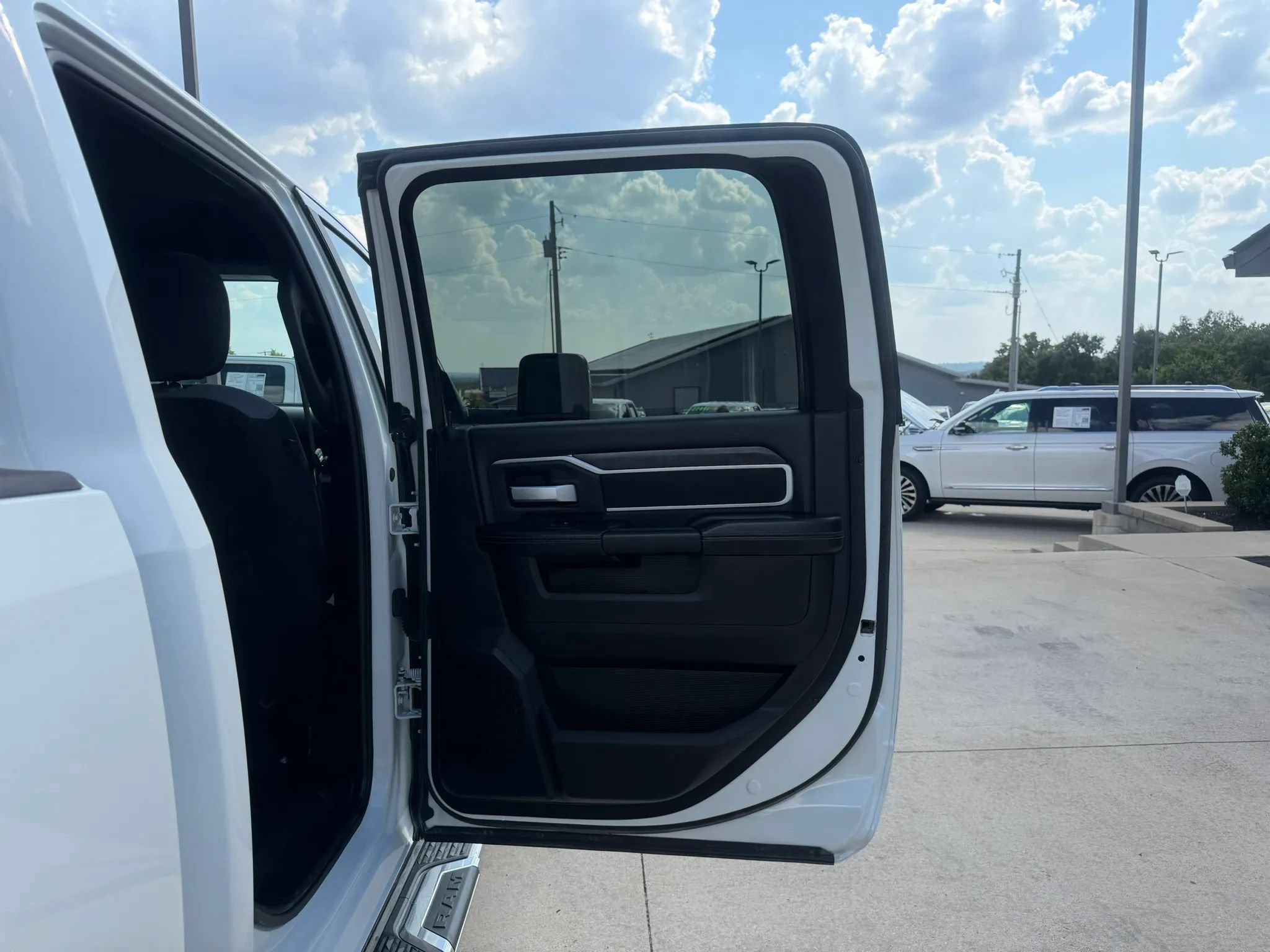 Used 2024 RAM 2500 Big Horn AWD/4WD image 42