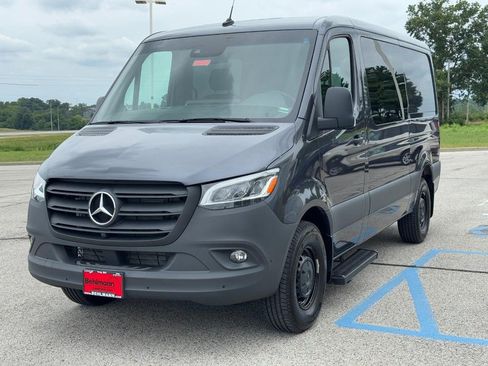 Used 2024 Mercedes-Benz Sprinter 2500 image 11