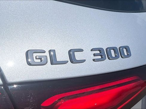 Used 2024 Mercedes-Benz GLC 300 image 28