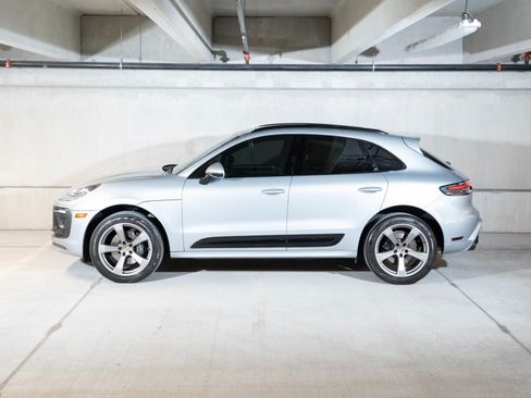 Certified 2023 Porsche Macan AWD/4WD image 2