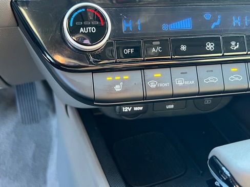 Certified 2025 Hyundai Elantra SEL image 26