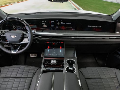 Used 2025 Cadillac Escalade V w/ LPO, Floor Liner Package image 31