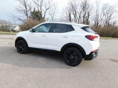 Used 2024 Buick Encore GX Sport Touring image 5