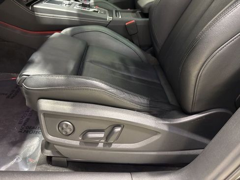 Used 2019 Audi SQ5 Prestige image 11