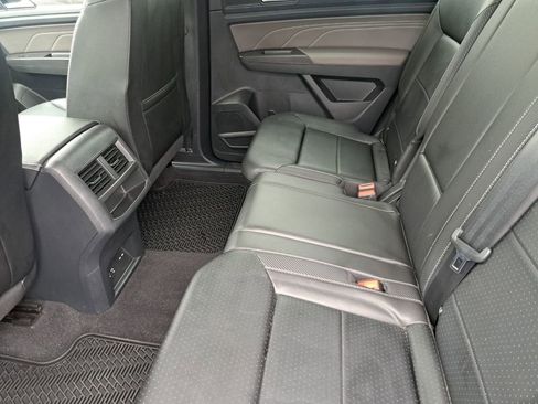 Used 2023 Volkswagen Atlas Cross Sport SE image 21