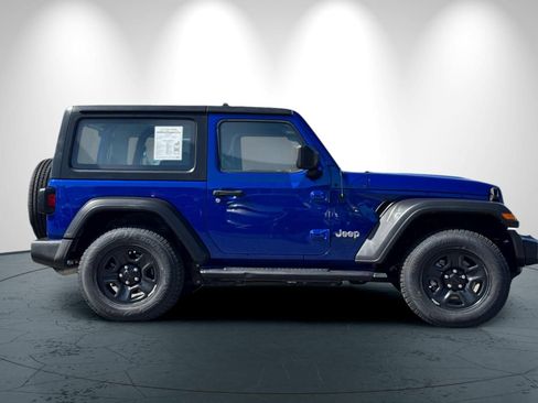 Used 2019 Jeep Wrangler Sport AWD/4WD image 3