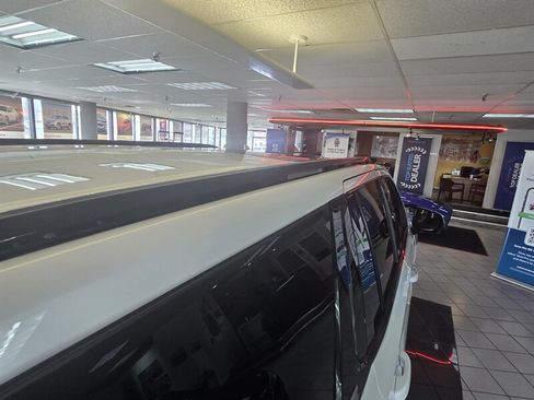 Used 2022 Cadillac Escalade Sport w/ Touring Package AWD/4WD image 31