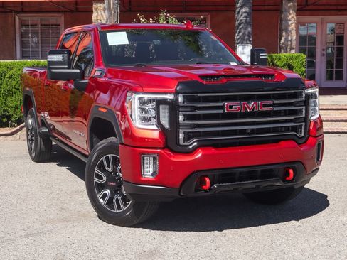 Used 2022 GMC Sierra 2500 AT4 w/ AT4 Premium Plus Package AWD/4WD image 2
