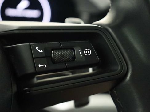 Used 2024 Porsche Cayenne image 26