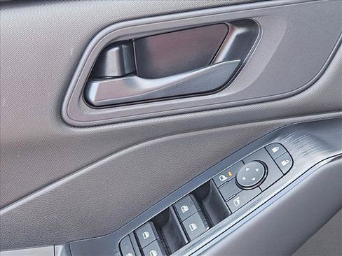 Certified 2025 Nissan Rogue S AWD/4WD image 12