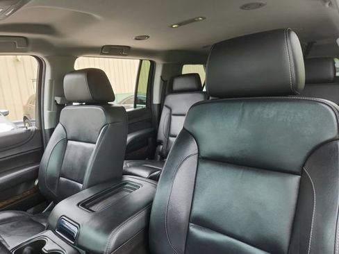 Used 2018 Chevrolet Suburban LT w/ Luxury Package AWD/4WD image 40