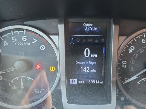 Used 2018 Toyota Tacoma SR5 image 2