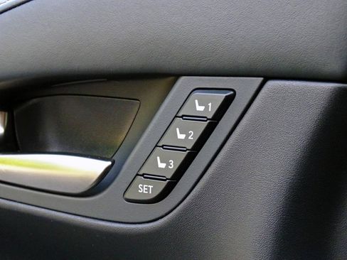 Used 2019 Lexus LX 570 4WD w/ Luxury Package image 21