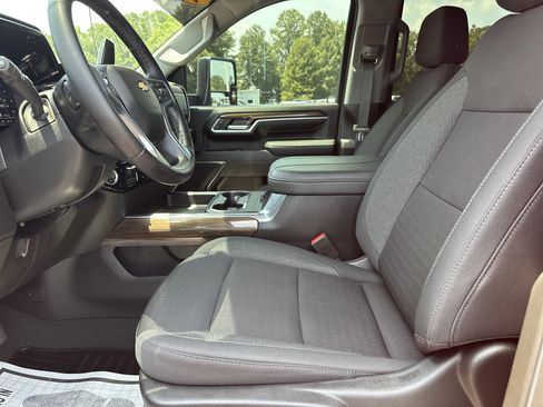 Used 2024 Chevrolet Silverado 2500 LT w/ All Star Edition AWD/4WD image 10