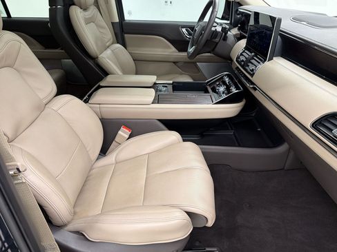 Used 2024 Lincoln Navigator Reserve AWD/4WD image 25