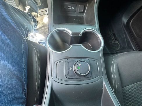Used 2018 GMC Terrain SLE FWD image 29