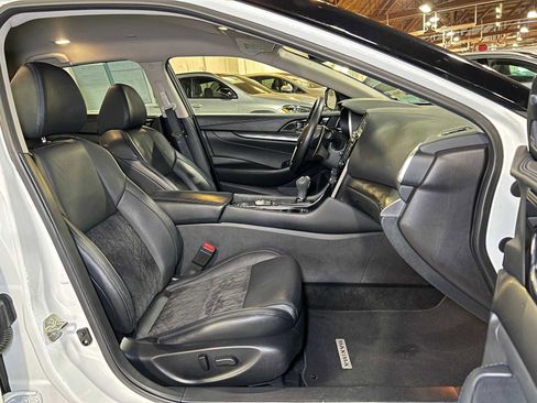 Used 2017 Nissan Maxima SR w/ Midnight Edition image 12