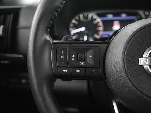 Used 2023 Nissan Pathfinder SL AWD/4WD image 27