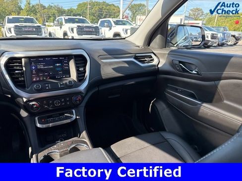 Certified 2023 GMC Acadia SLT w/ Preferred Package image 14