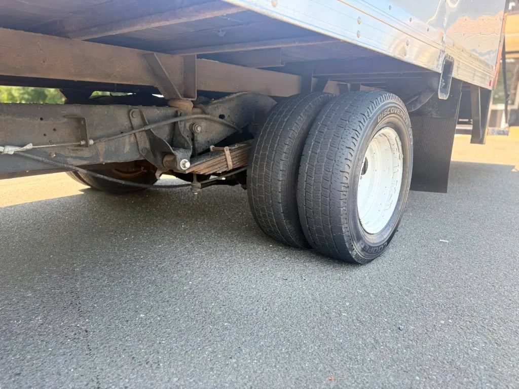 Used 2009 Ford E-350 and Econoline 350 Super Duty RWD image 14
