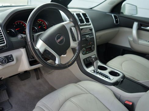 Used 2010 GMC Acadia SLT image 16