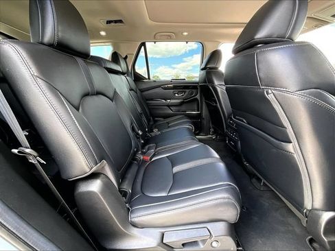 Used 2024 Honda Pilot Touring image 16