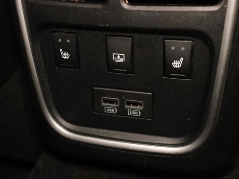 Used 2022 Chrysler 300 Touring L w/ Safetytec Plus Group AWD/4WD image 15